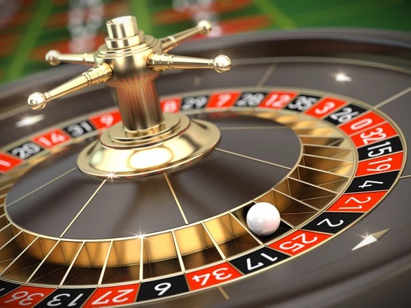 Qiu Qiu hand ranking display showing domino pair values and player decisions